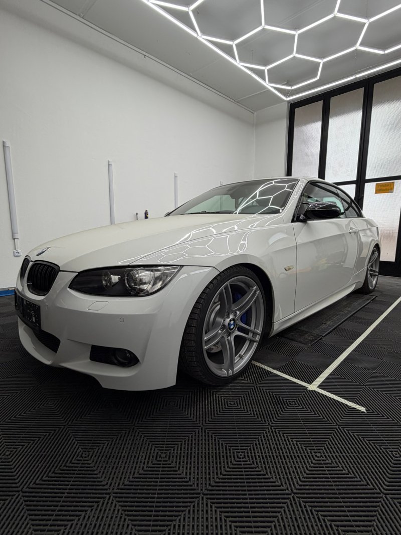 BMW E93